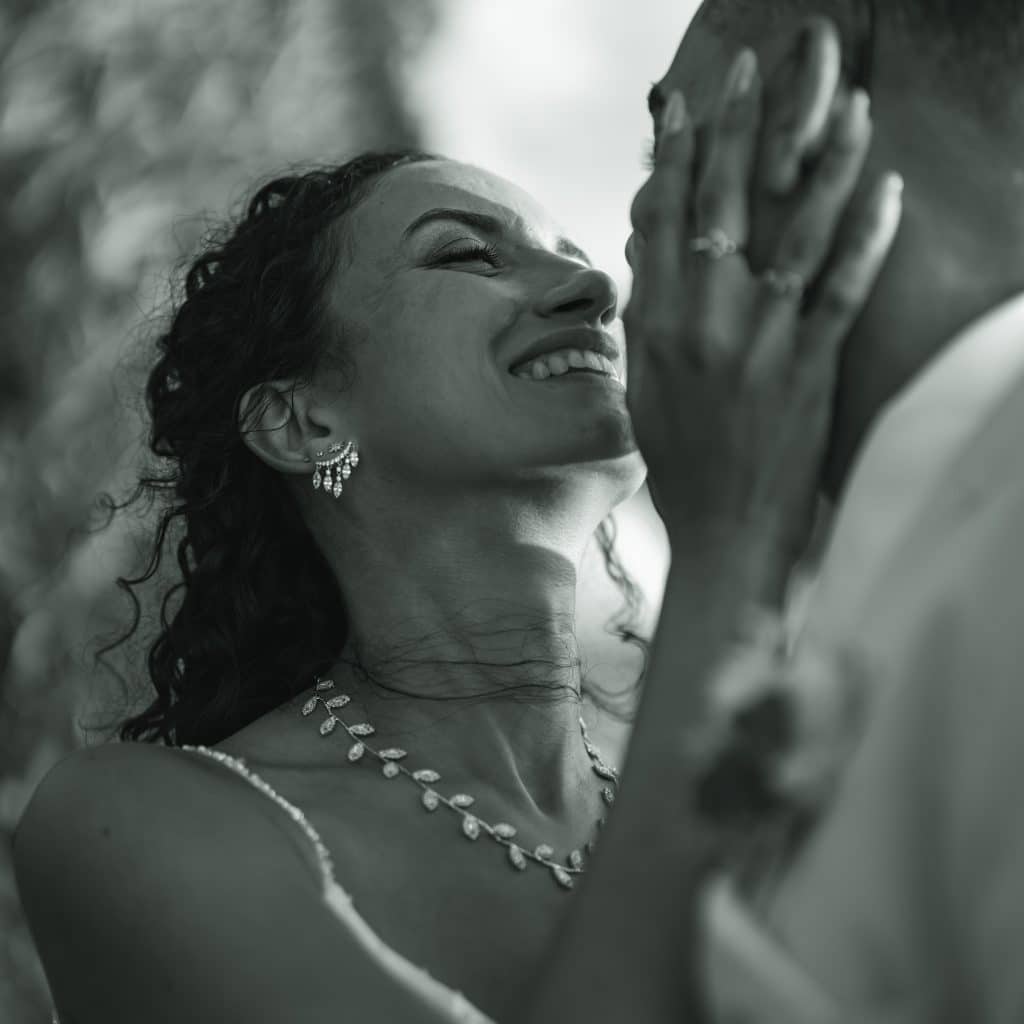 Photo de mariage retouchée avec soin, rendu naturel et authentique